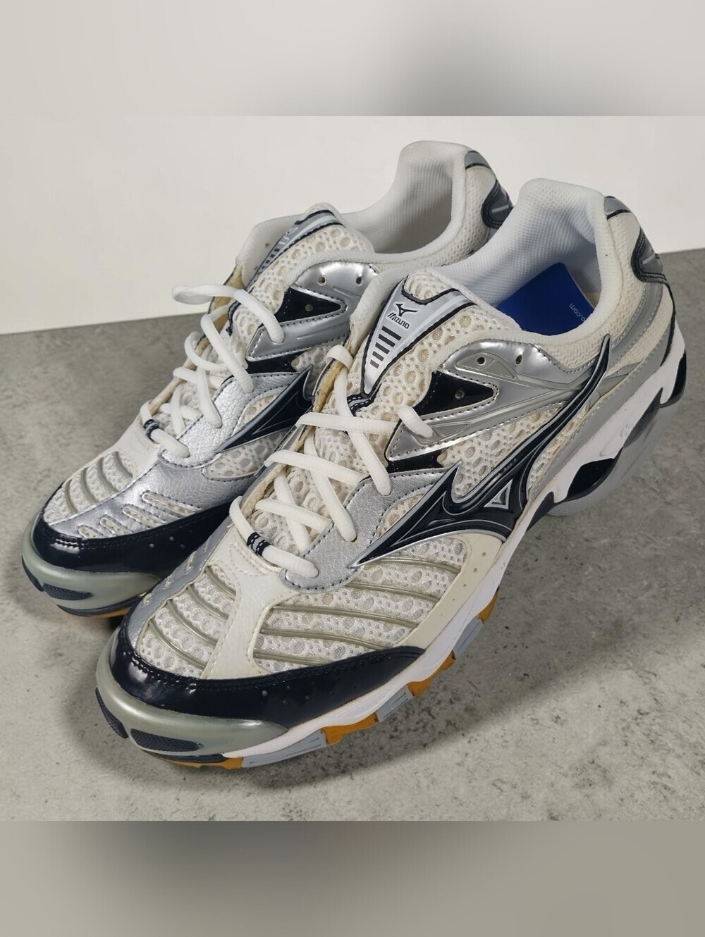 Mizuno Women's Size 12 Wave Lightning 6 Volleyball Shoes White Silver Black New